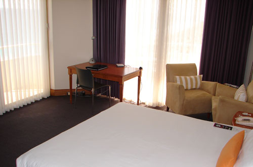 photo of Hotel Rendezvous hotel room